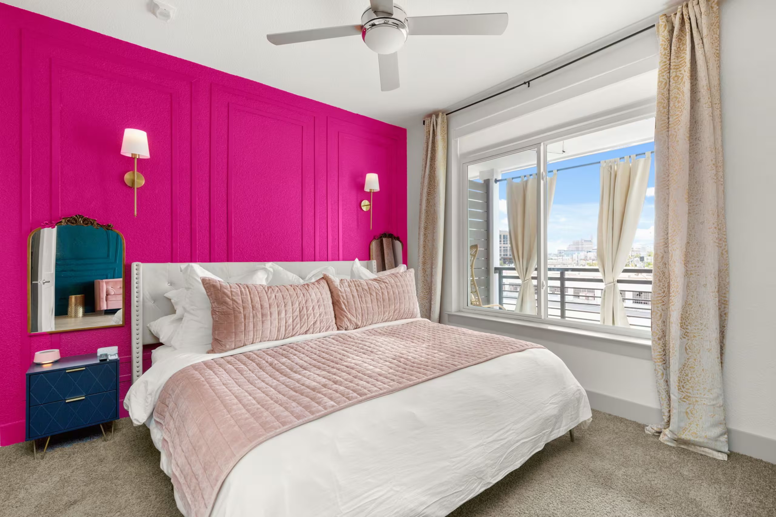 Mamita Lola interior photograph 5