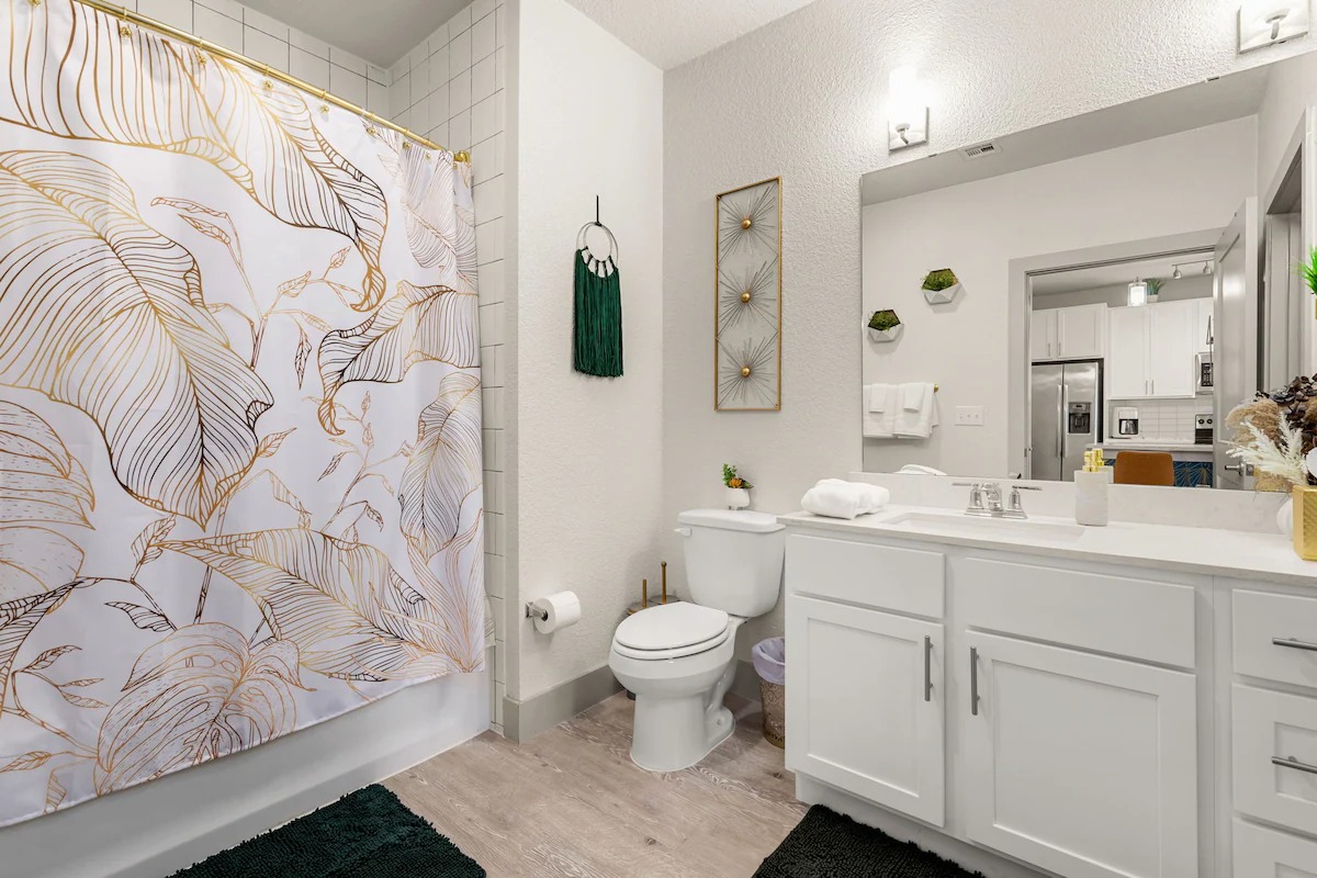 San An Luxe interior photograph 3