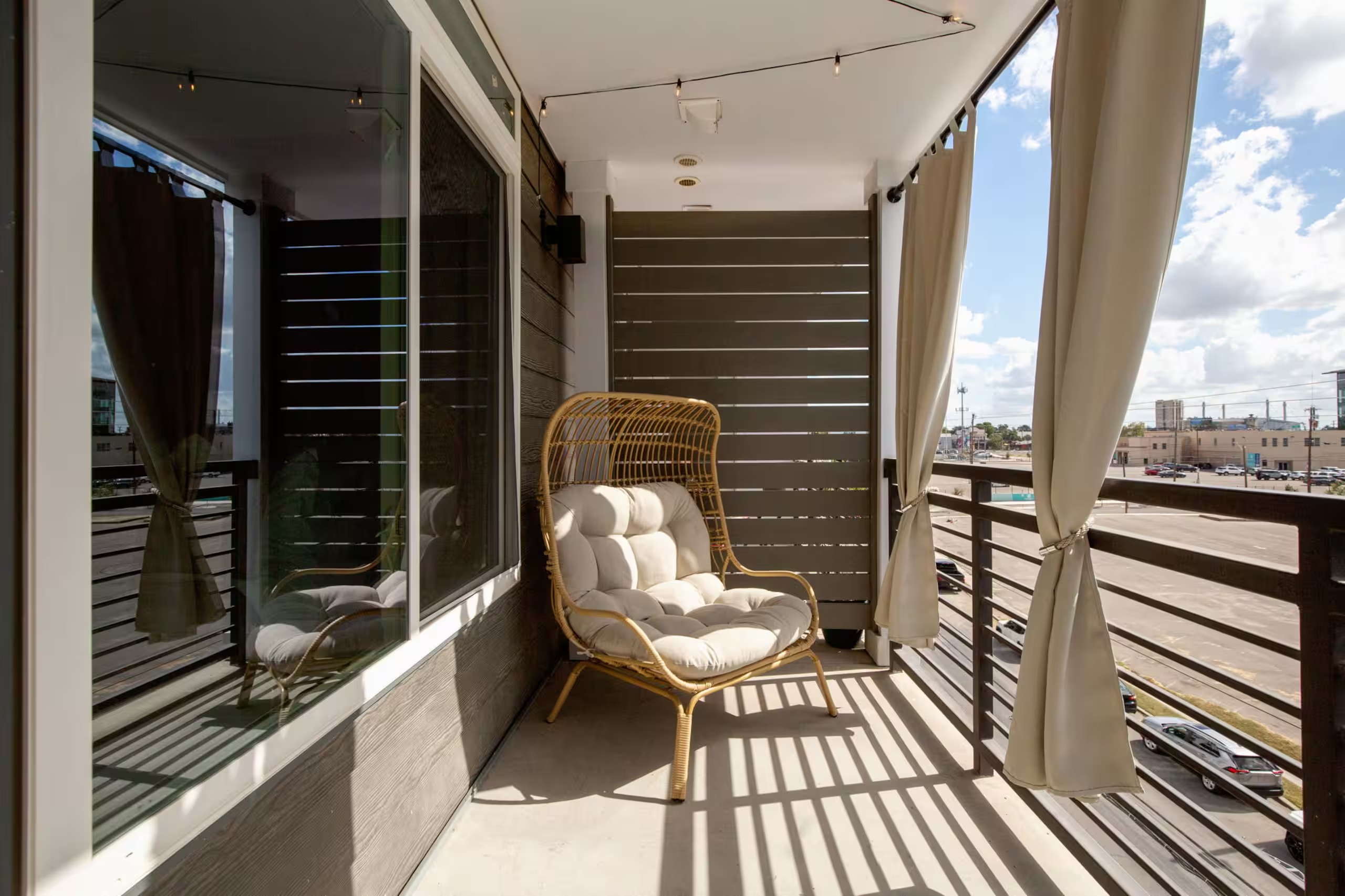 Mamita Lola interior photograph 2