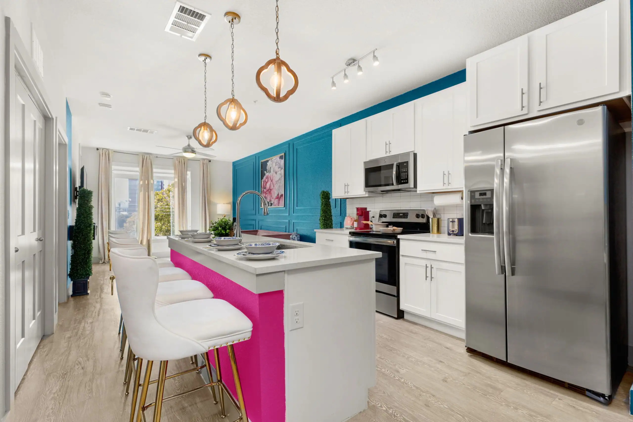 Mamita Lola interior photograph 4